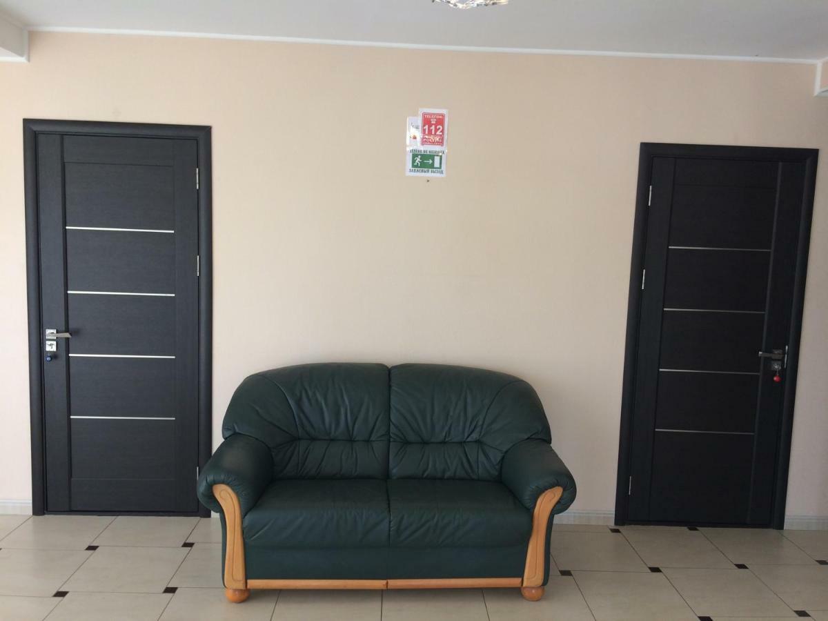 Hotel Paulina Falesti Buitenkant foto