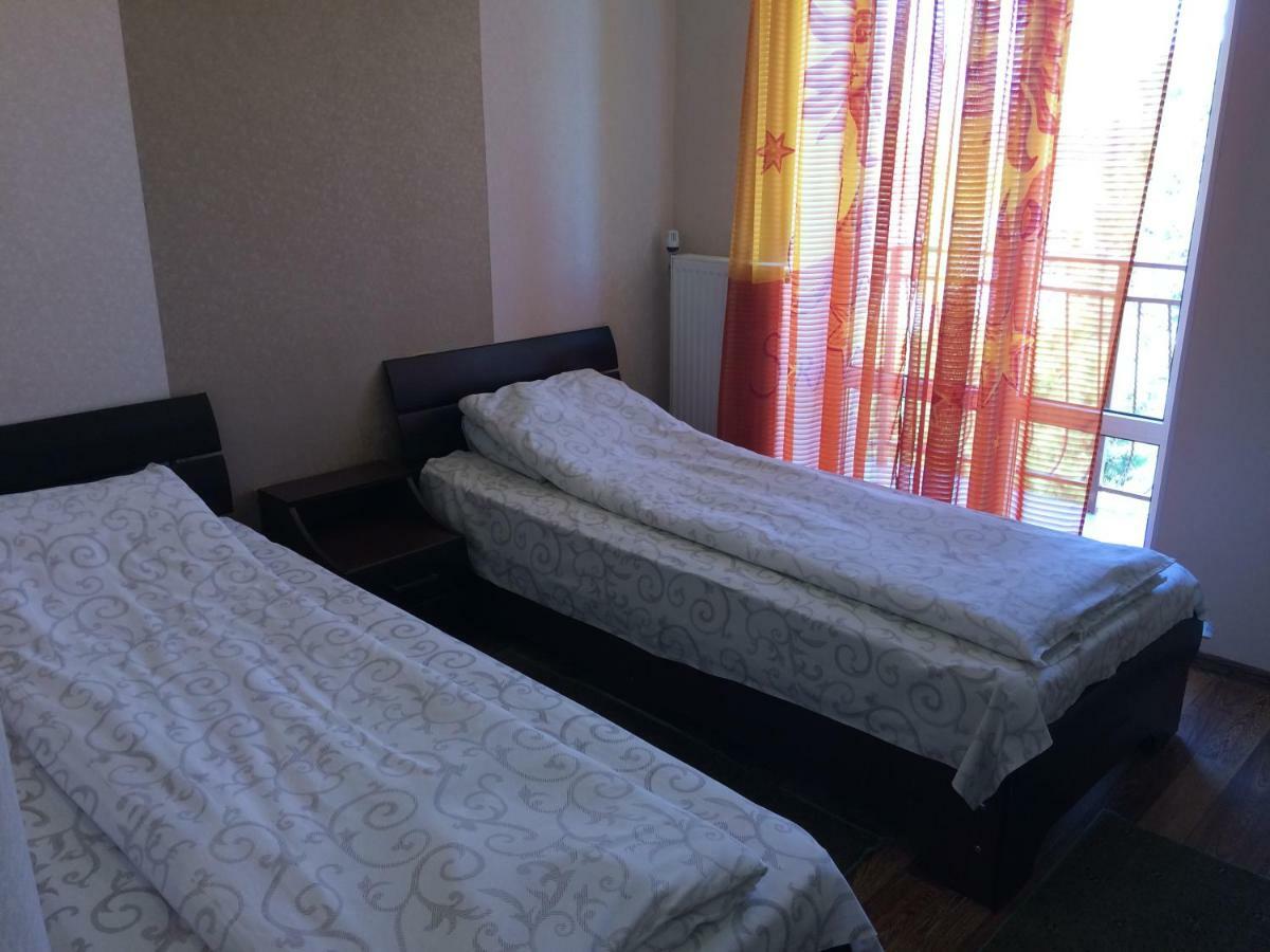 Hotel Paulina Falesti Buitenkant foto